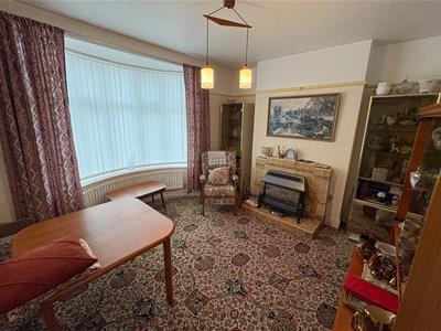 BAY FRONTED LIVING ROOM